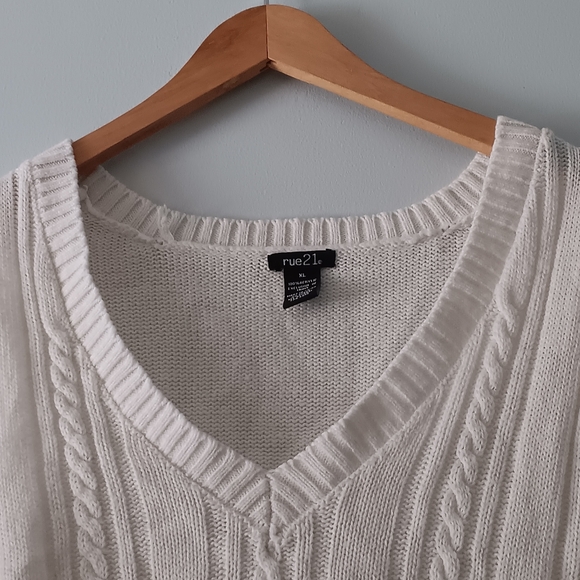 Rue21 White Cable Knit Sweater Vest V-Neck Cropped XL - Picture 3 of 7